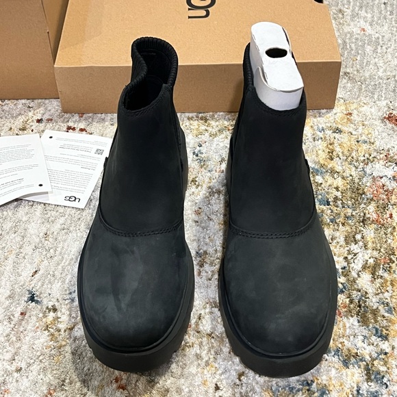 Ugg Black Ballard Chelsea Boot Suede - Picture 3 of 8